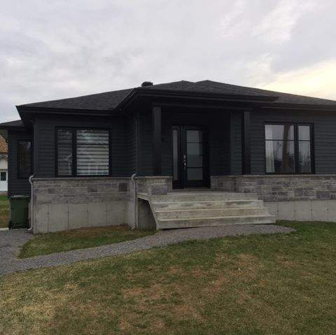 Bâtiment résidentiel Pont-Rouge